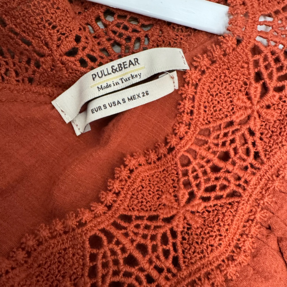 Pull&Bear Rust Crochet V-Neck Ruffle Top, Size: S - Picture 3 of 3